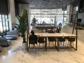 Panadería y cafetería Le Four Dore