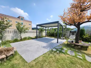 Patio trasero de casa unifamiliar