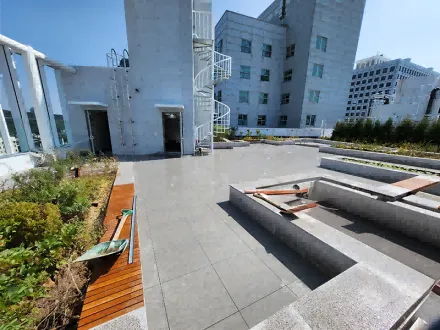 Terraza en la azotea de la oficina