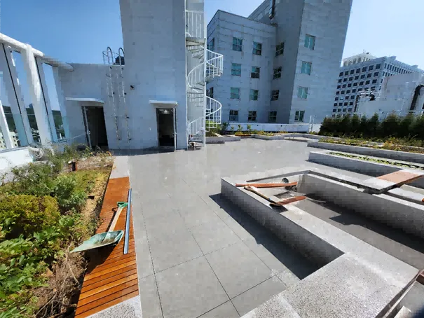Terraza en la azotea de la oficina