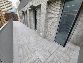 Terraza del edificio de oficinas