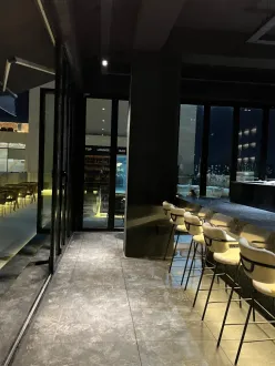 Bar en la terraza del loft